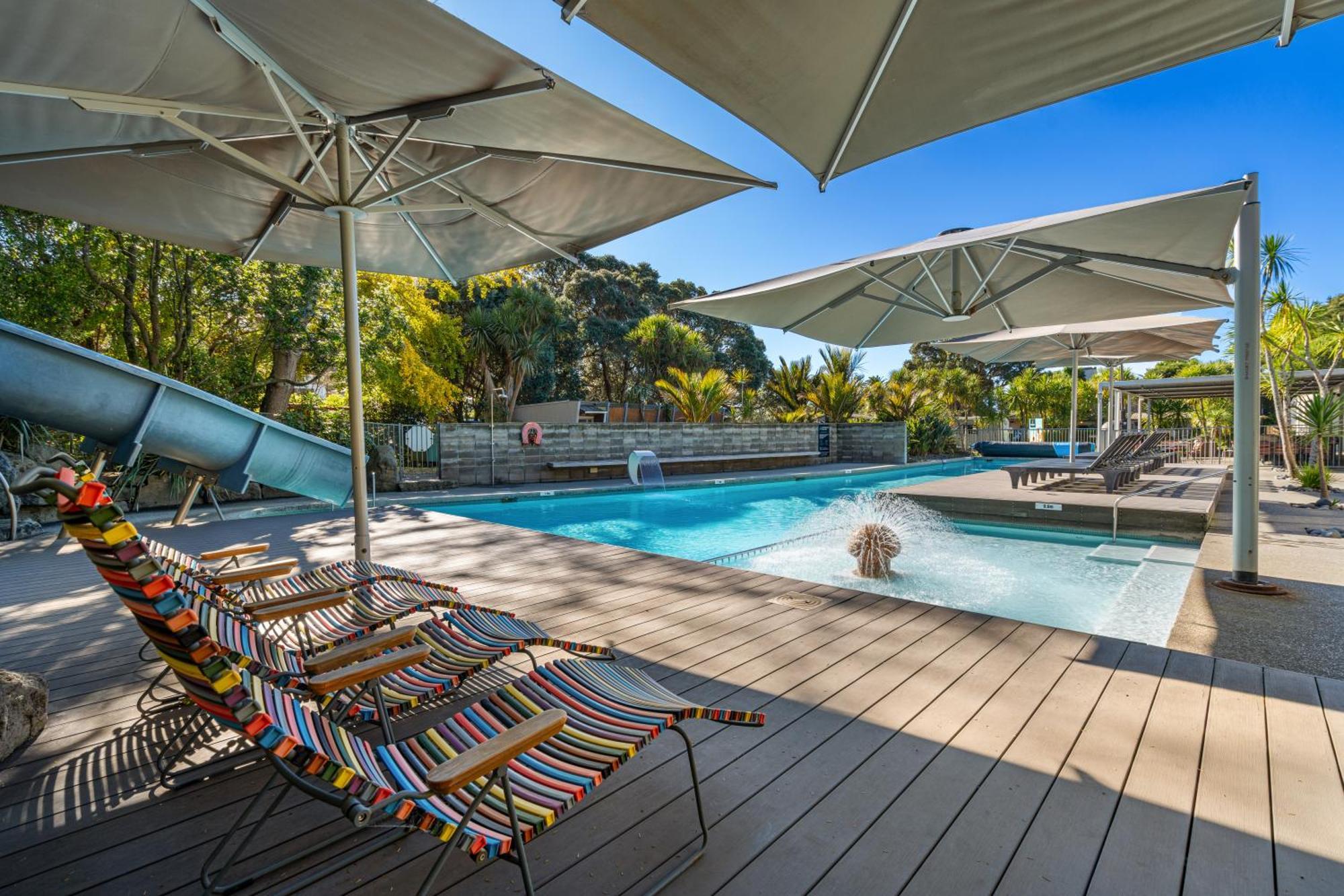 Tasman Holiday Parks - Waihi Beach 外观 照片 The pool at the resort