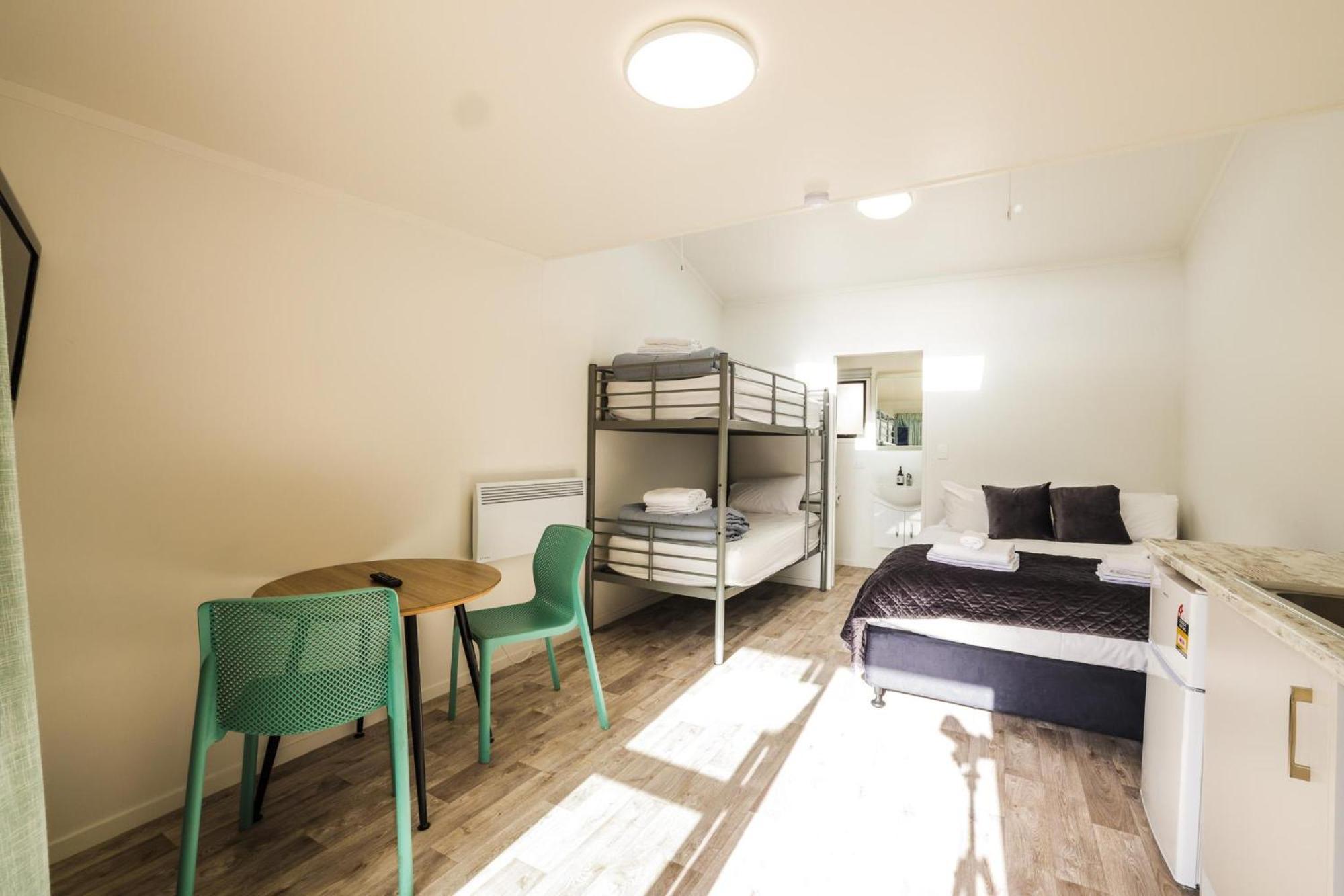 Tasman Holiday Parks - Waihi Beach 外观 照片 A typical studio apartment