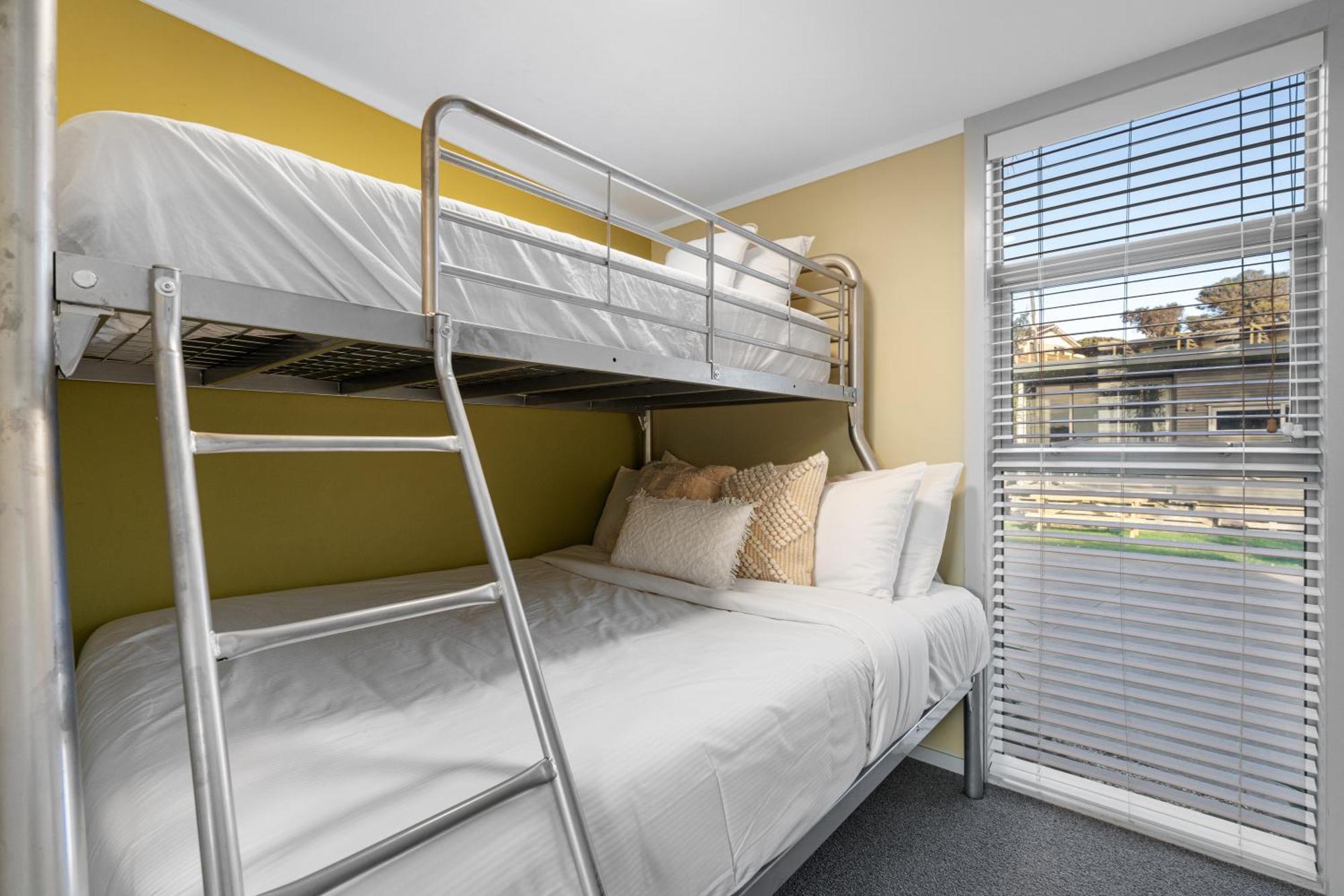 Tasman Holiday Parks - Waihi Beach 外观 照片 A bunk bed