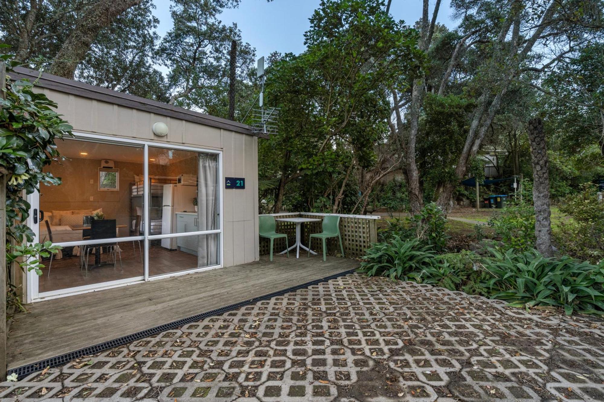 Tasman Holiday Parks - Waihi Beach 外观 照片 A typical house at the village