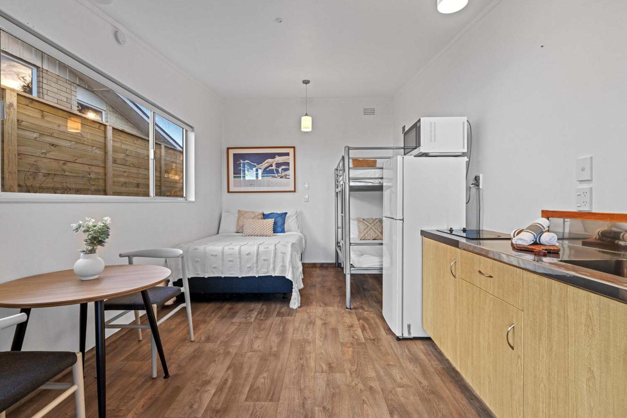 Tasman Holiday Parks - Waihi Beach 外观 照片 A typical studio apartment