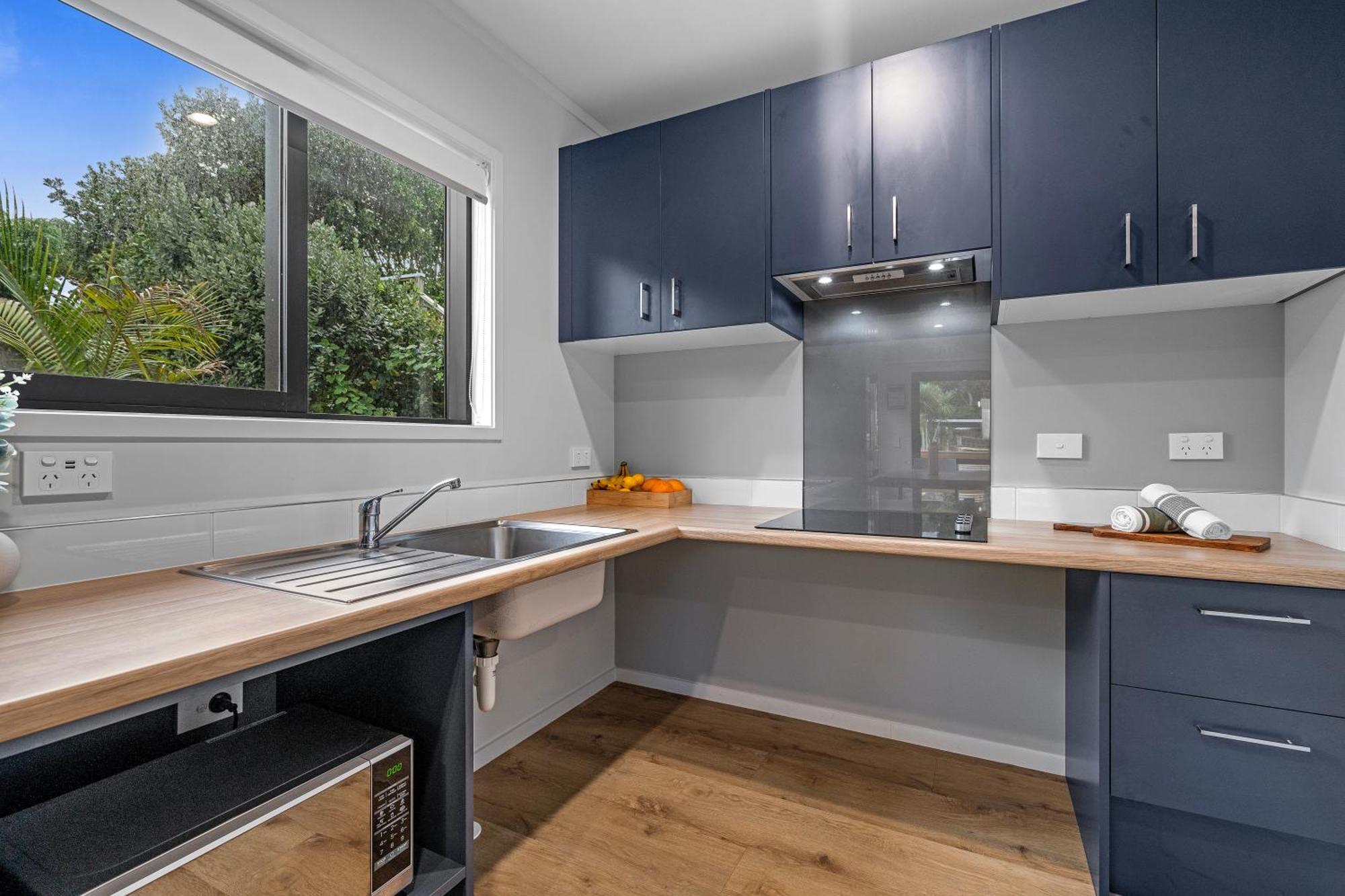 Tasman Holiday Parks - Waihi Beach 外观 照片 A modern kitchen